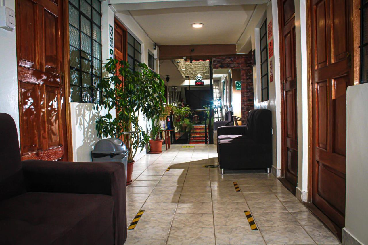 Virgen Del Carmen 1 Hotel
